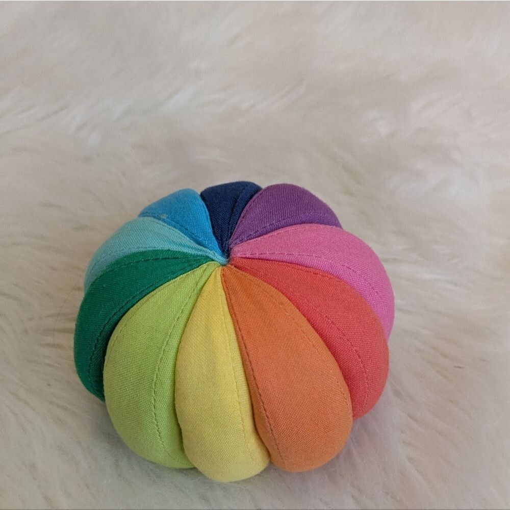 Lovevery 5-6 months The Senser Play Kit Colorful Rainbow Fabric Ball